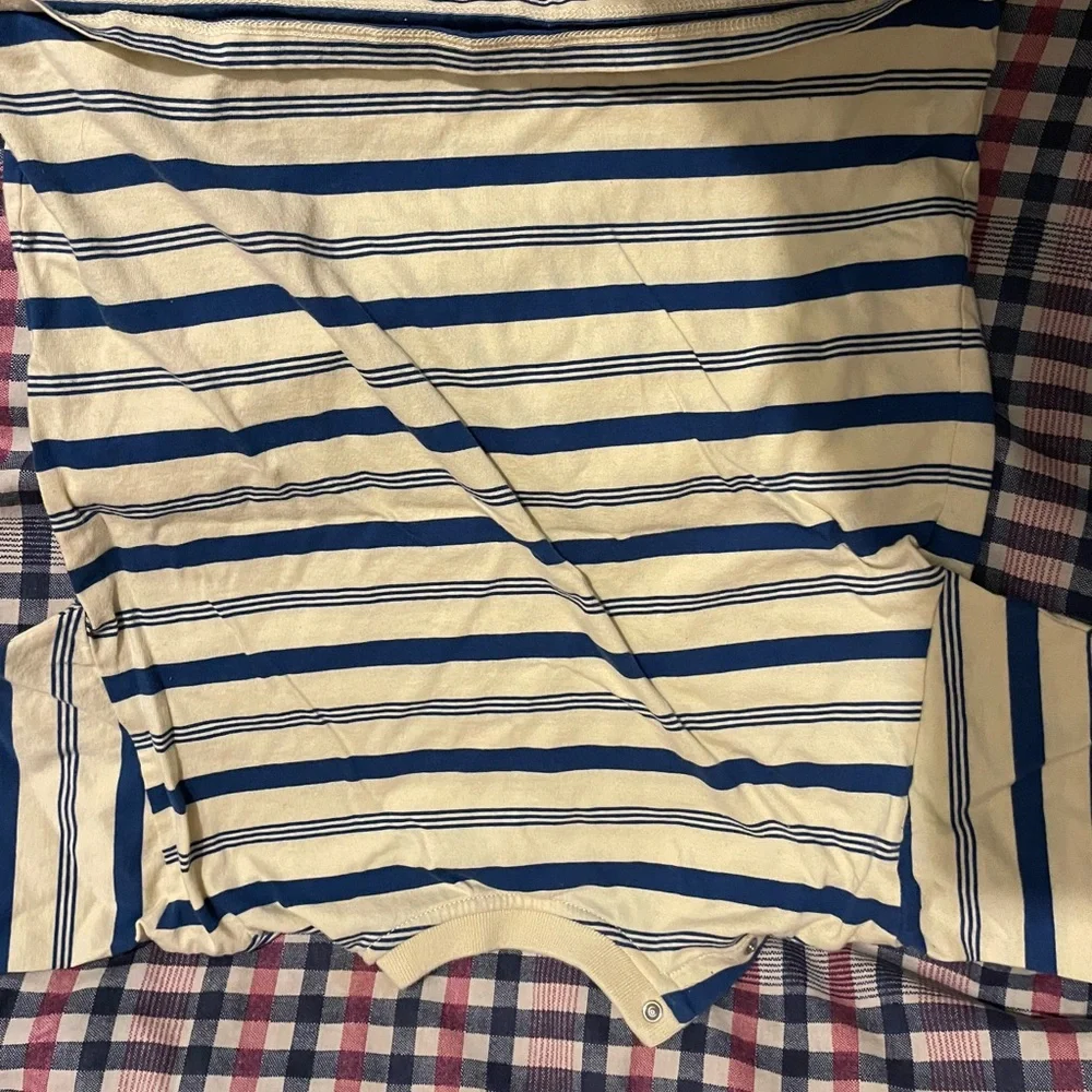 Gucci Cream and Blue Striped Kids Tee with Red Badge